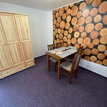 Apartmany กูโบวาฮุท ภายนอก รูปภาพ