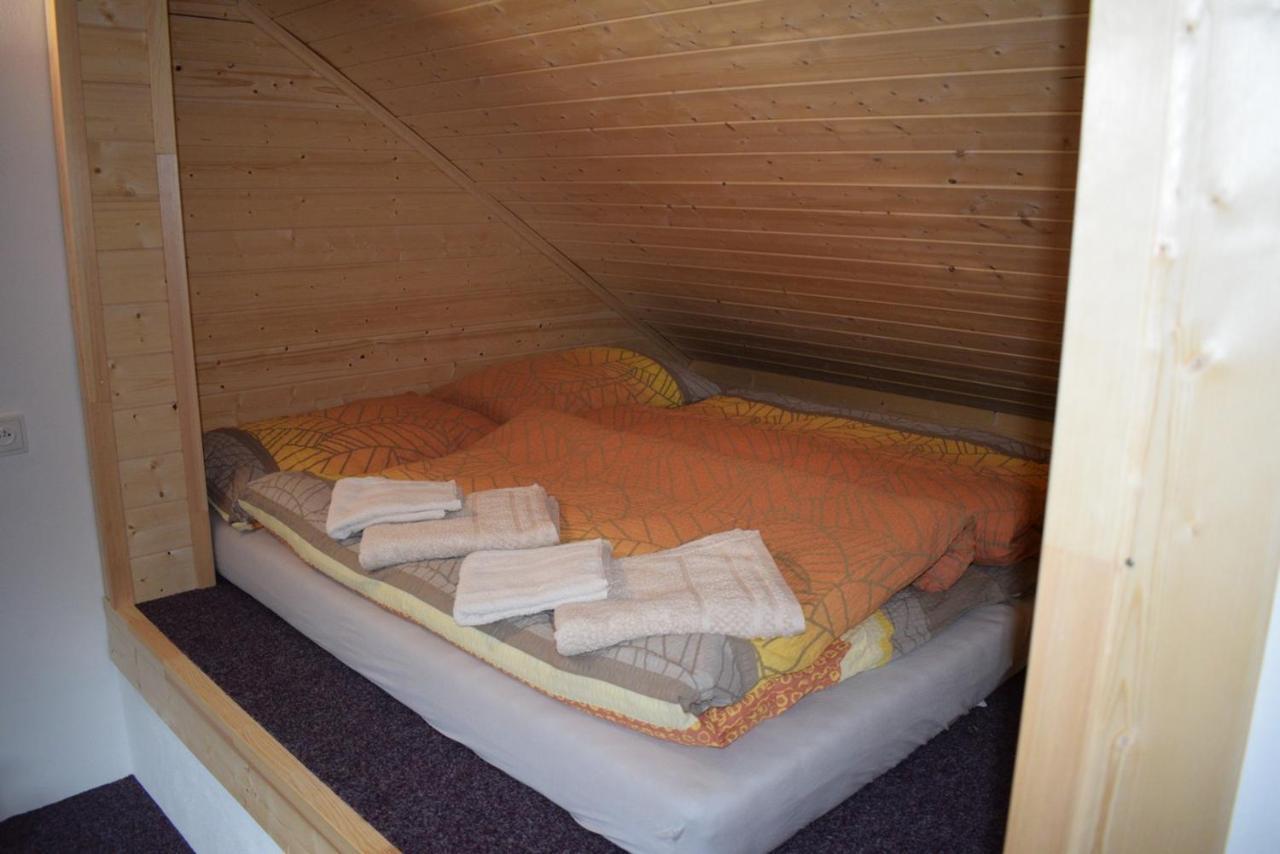 Apartmany กูโบวาฮุท ภายนอก รูปภาพ
