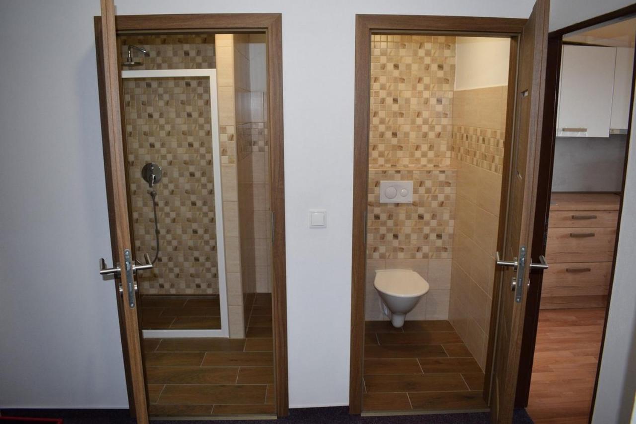 Apartmany กูโบวาฮุท ภายนอก รูปภาพ