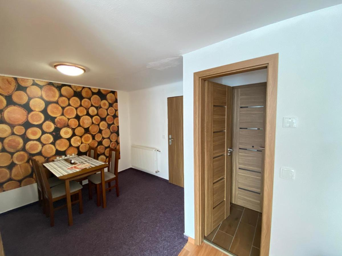 Apartmany กูโบวาฮุท ภายนอก รูปภาพ