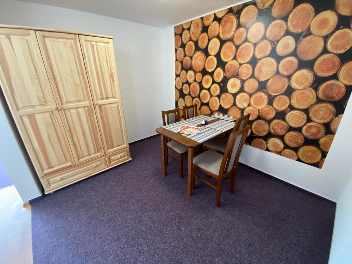 Apartmany กูโบวาฮุท ภายนอก รูปภาพ